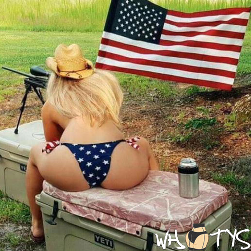  NSFW Blonde Whooty Pawg Rifle Gun Flag Stars Panties Yeti Cooler